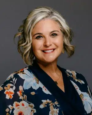 Headshot of Ashley Thomas.